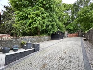 Photo 31- click for photo gallery